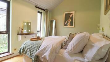 3 bedrooms, individually decorated, individually furnished, free WiFi