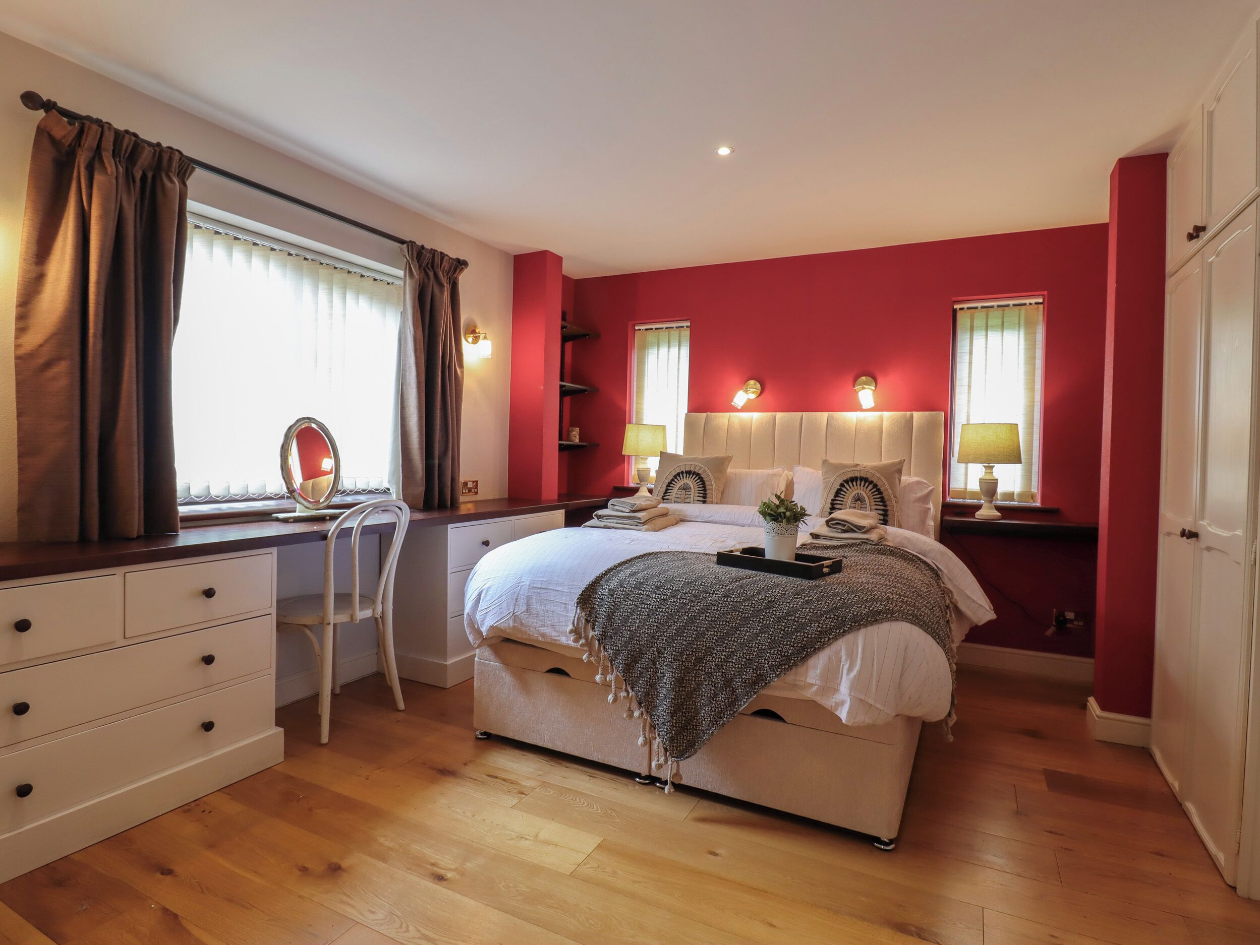 3 bedrooms, individually decorated, individually furnished, free WiFi