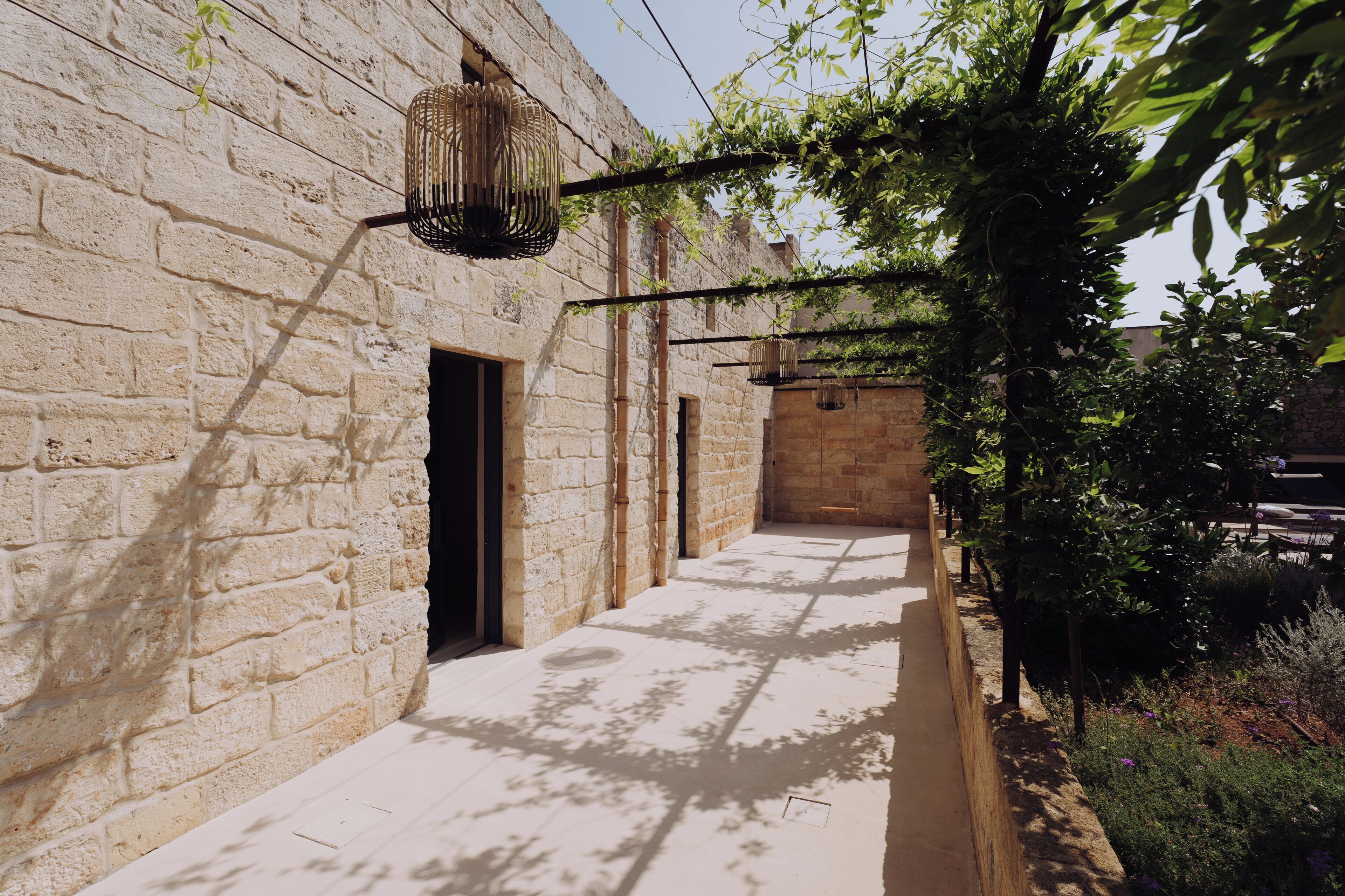 Flat-screen TV, heated floors