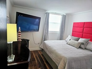 1 bedroom, desk, iron/ironing board, WiFi