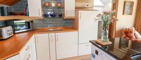 Casa de campo | Cocina privada | Refrigerador, lavavajillas y utensilios de cocina