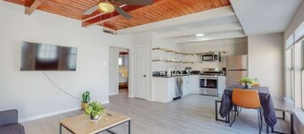 ⟫ Dog Run & Courtyard 2 Bedroom Apt w/King Bed W&D