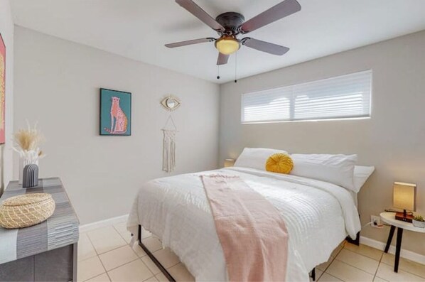 2 bedrooms, in-room safe, desk, iron/ironing board