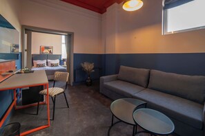 스위트 | 객실 내 금고, 책상, 노트북 작업 공간, 암막 커튼