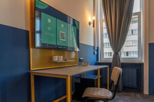 Habitación doble superior | Caja fuerte, escritorio, espacio para trabajar con un portátil