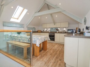 Fridge, dishwasher, electric kettle, toaster - Trerubies (Delabole)