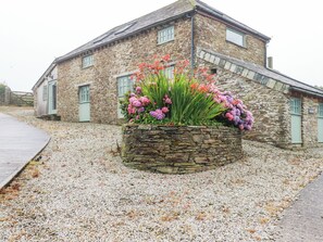 Exterior - Trerubies (Delabole)