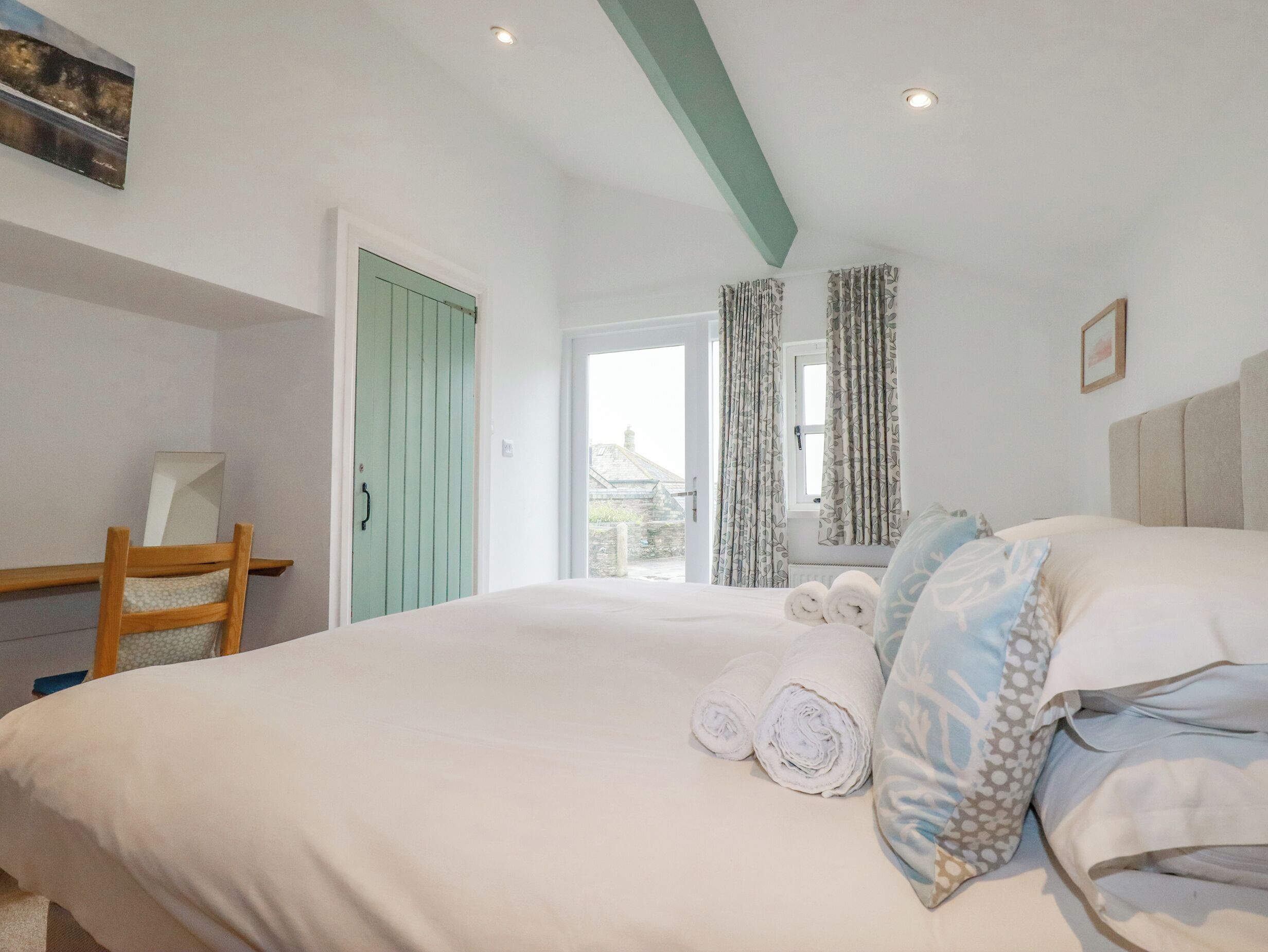 3 bedrooms, individually decorated, individually furnished, free WiFi