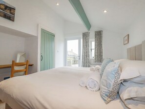 3 bedrooms, individually decorated, individually furnished, free WiFi - Trerubies (Delabole)