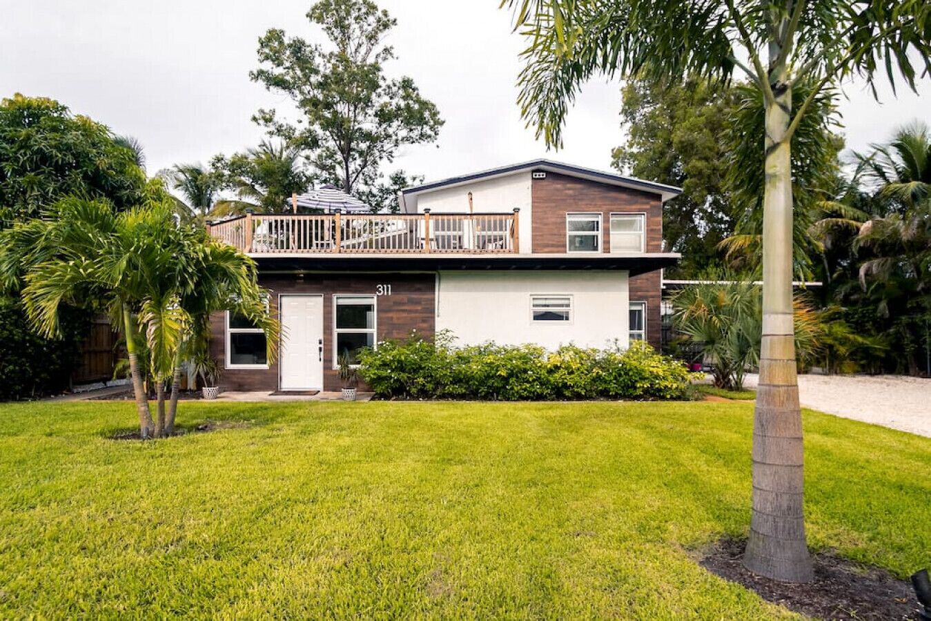 311 Upper · Upper Unit-NEW 2/1 Walk to EVERYTHING & Roof Deck!