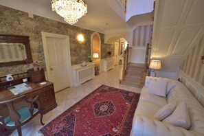 Hallway - Herbert House (Killarney)