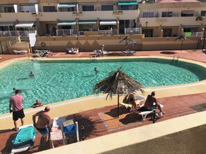 حمام سباحة