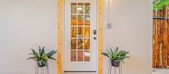 Charming old world Spanish Casita 