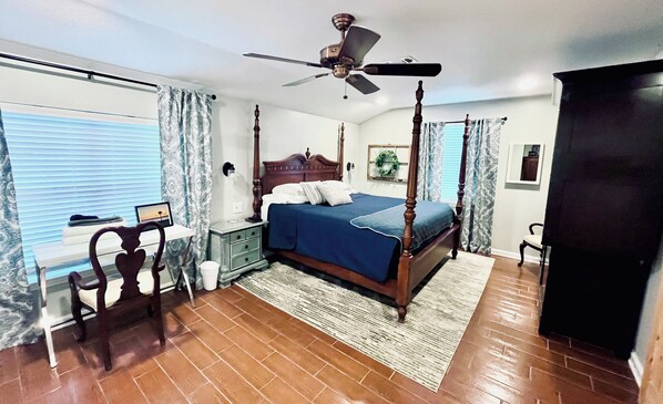 4 sovrum, skrivbord, strykjärn/strykbräda och gratis wi-fi