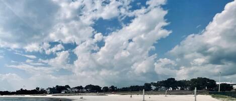 Solsenger og strandhåndklær