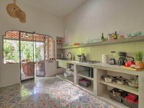 雪櫃、微波爐、爐具、咖啡機/沖茶器