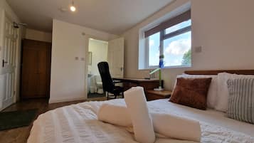 2 slaapkamers, een strijkplank/strijkijzer, wifi, beddengoed