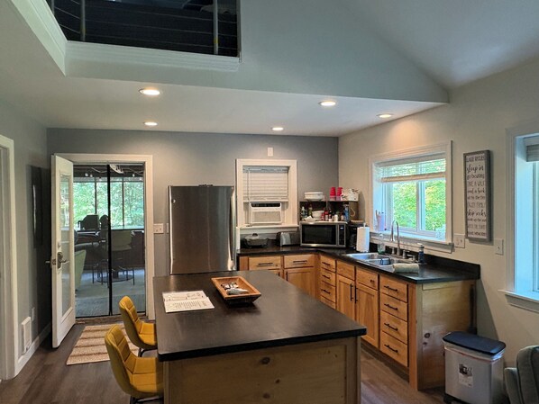 Fridge, microwave, coffee/tea maker, toaster