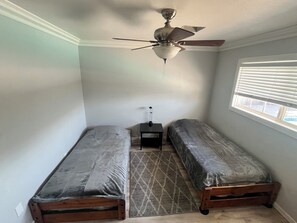 2 bedrooms, free WiFi, bed sheets - 2-Bedroom Pool House in Loma Linda, CA (Loma Linda)