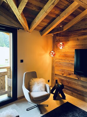 Deluxe Apartment | Living area