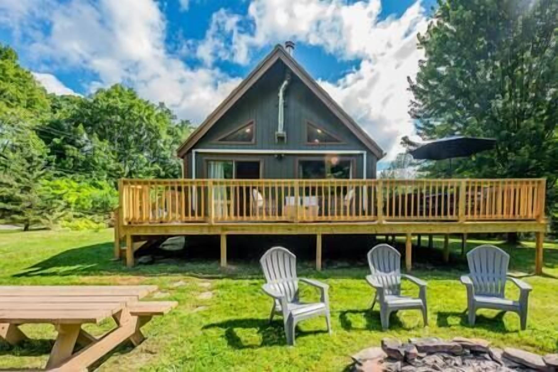 Creekside Hideaway Cabin
