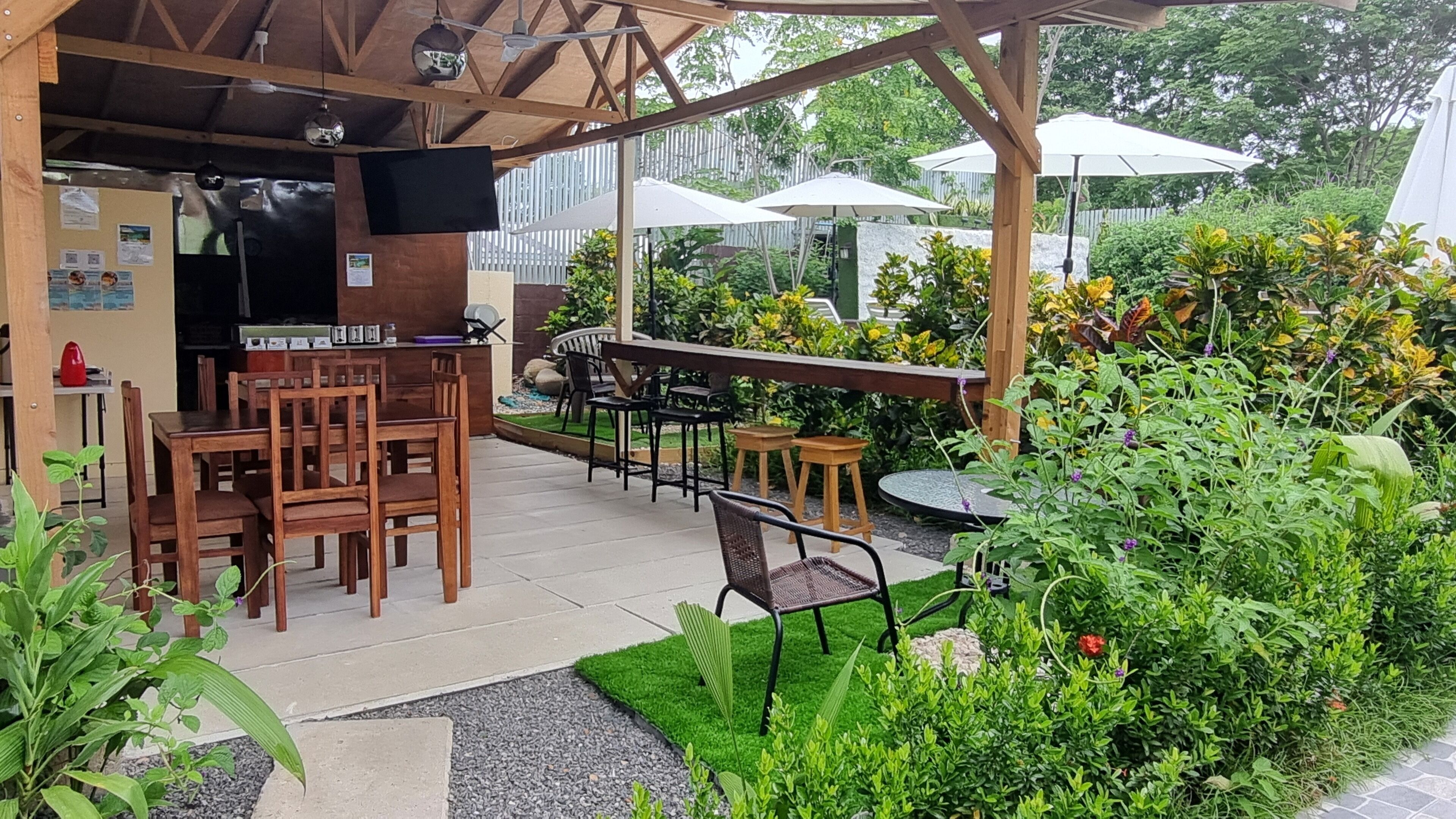 Smart TV 32 pulgadas con canales de televisión vía satélite, impresora