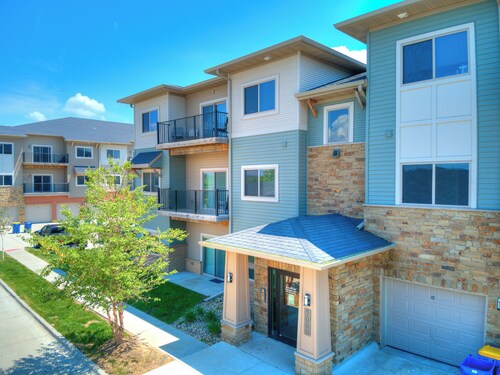 The Cascades at Jordan Creek WDSM/Pool/Tanning/Gym