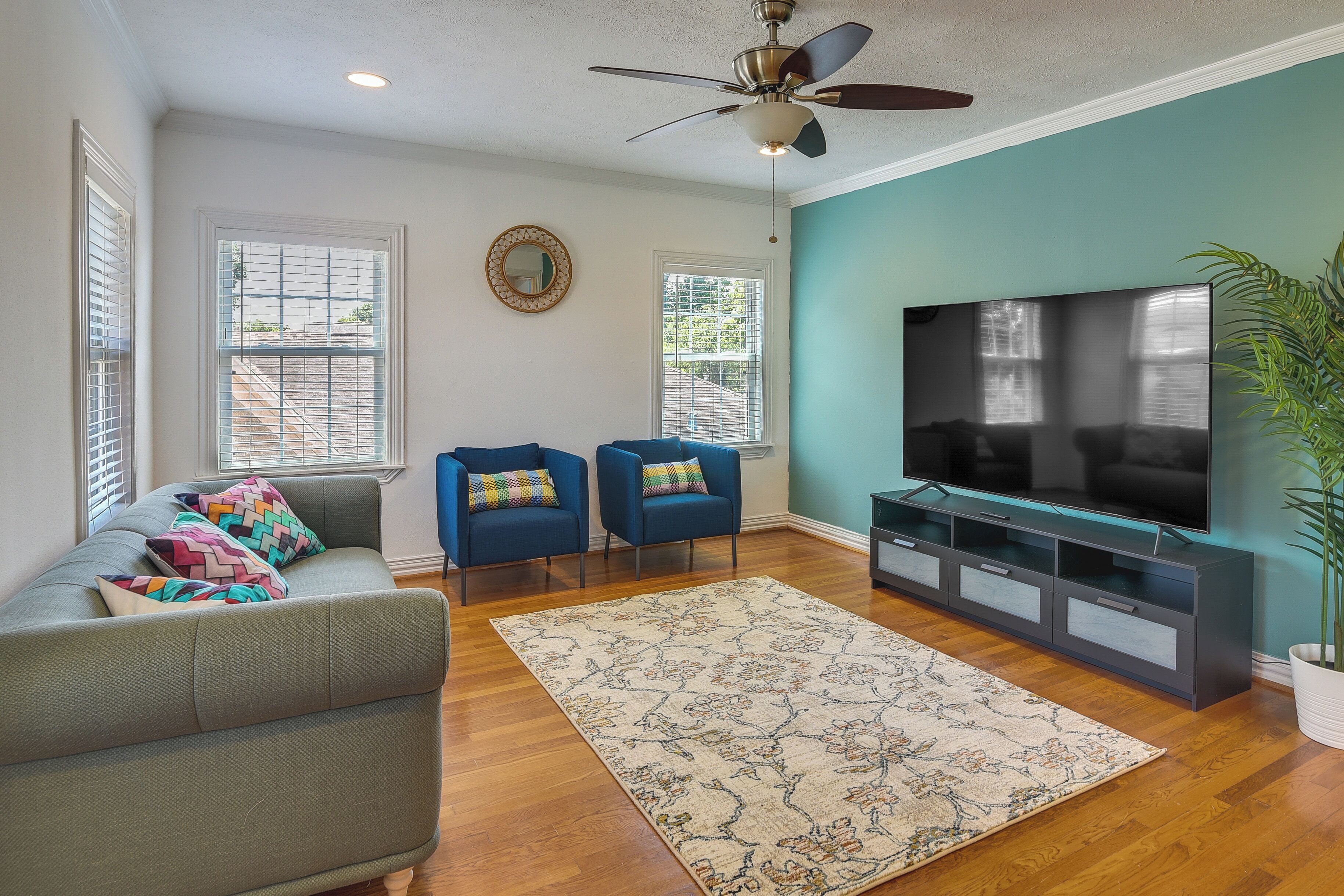 Quaint Houston Hideaway - 3 Mi to Downtown!