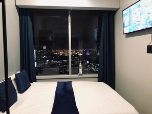 1 bedroom, iron/ironing board, WiFi, bed sheets - Panoramic Cityscape Delights at One Thibault ! (Cape Town)