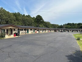 Fachada de la propiedad