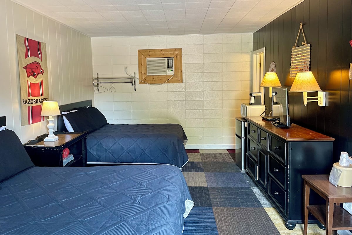 Family Room | 1 bedroom, WiFi (free), individually decorated, individually furnished