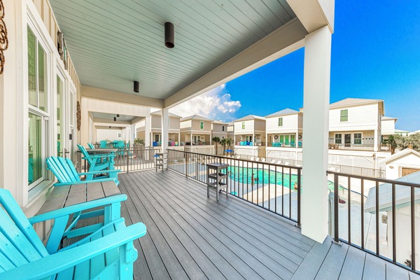 Gorgeous 4BR pool view cottage just steps from the beach with a pocket gulf view