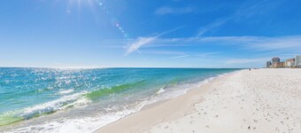 Steps To Beach & Lagoon, Overlooks Pool, Balcony Gulf Views, 4BR House, Sleep 12