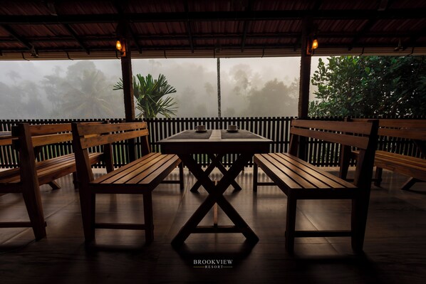 Outdoor dining - Breathtaking 2 bedroom pool villa in coffee plantation @ Brookview Wayanad (Vaduvanchal)