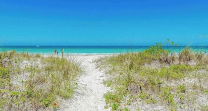 Blue Water Beachside Suite 3