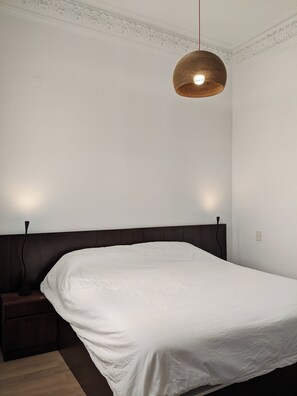 1 camera, Wi-Fi, lenzuola