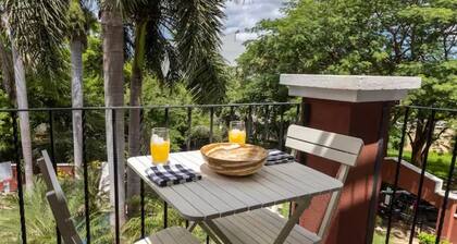 Renovated condo with private terrace in Tamarindo - 3min walking from the beach