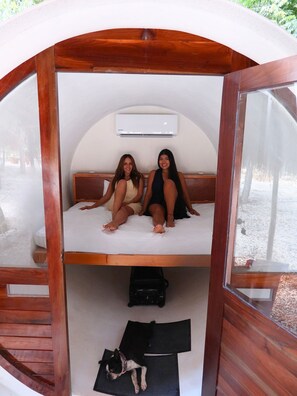 Free WiFi, bed sheets