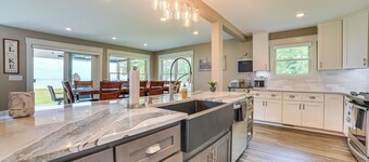Houghton Lake Home w/ Private Dock + Kayaks!