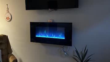 Smart TV y chimenea