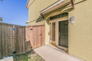 Exterior detail - Irving Oasis: 4BR/3BA Near Top Attractions! (Irving)