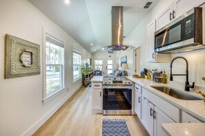 Fridge, microwave, stovetop, coffee/tea maker - St Augustine Vacation Rental: Close to Downtown! (St. Augustine)
