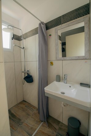 Bruser, håndklæder, Toiletpapir