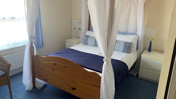 Standard double four poster