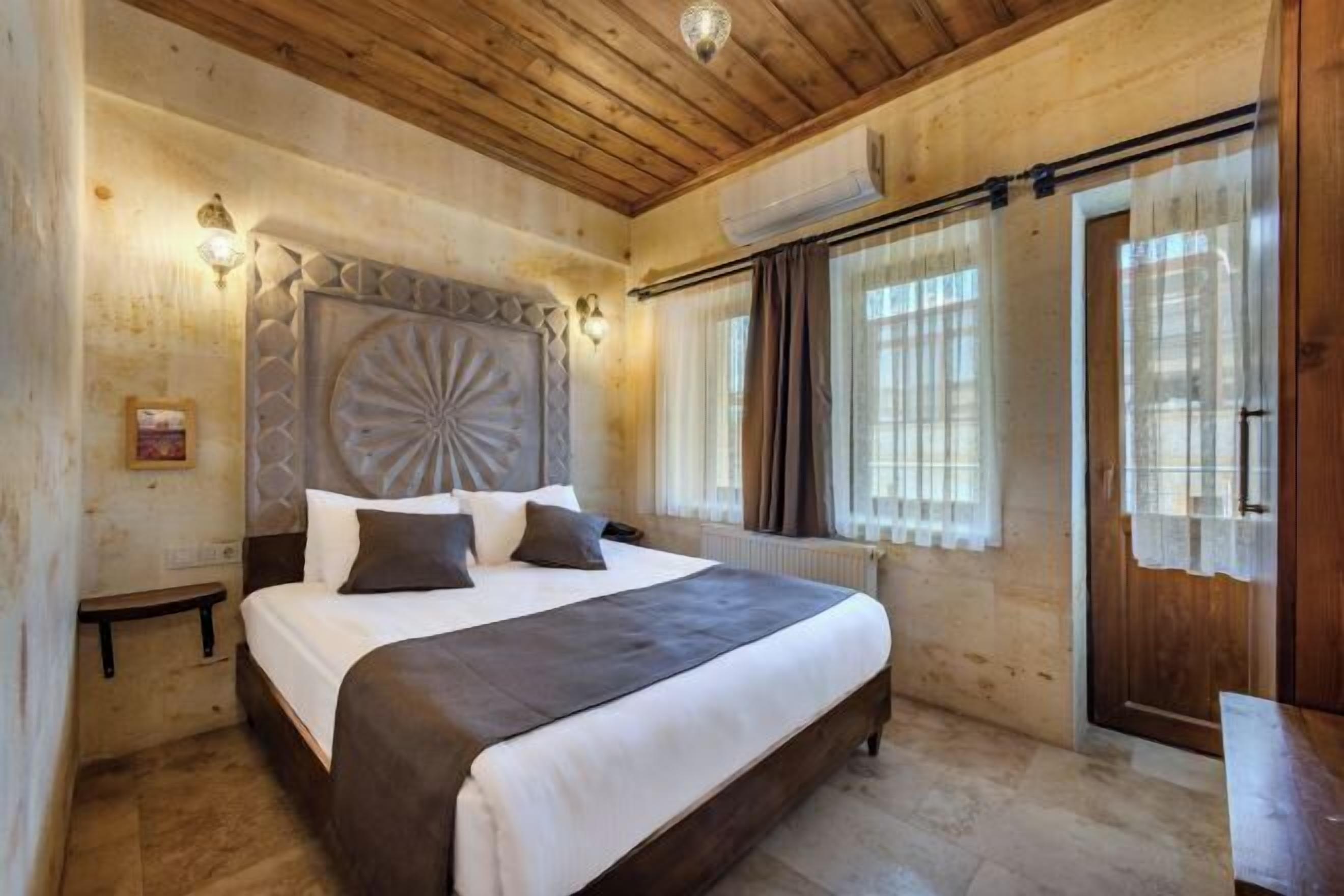 Premium bedding, minibar, desk, laptop workspace