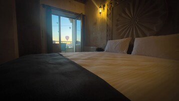 Ropa de cama de alta calidad, minibar y escritorio 