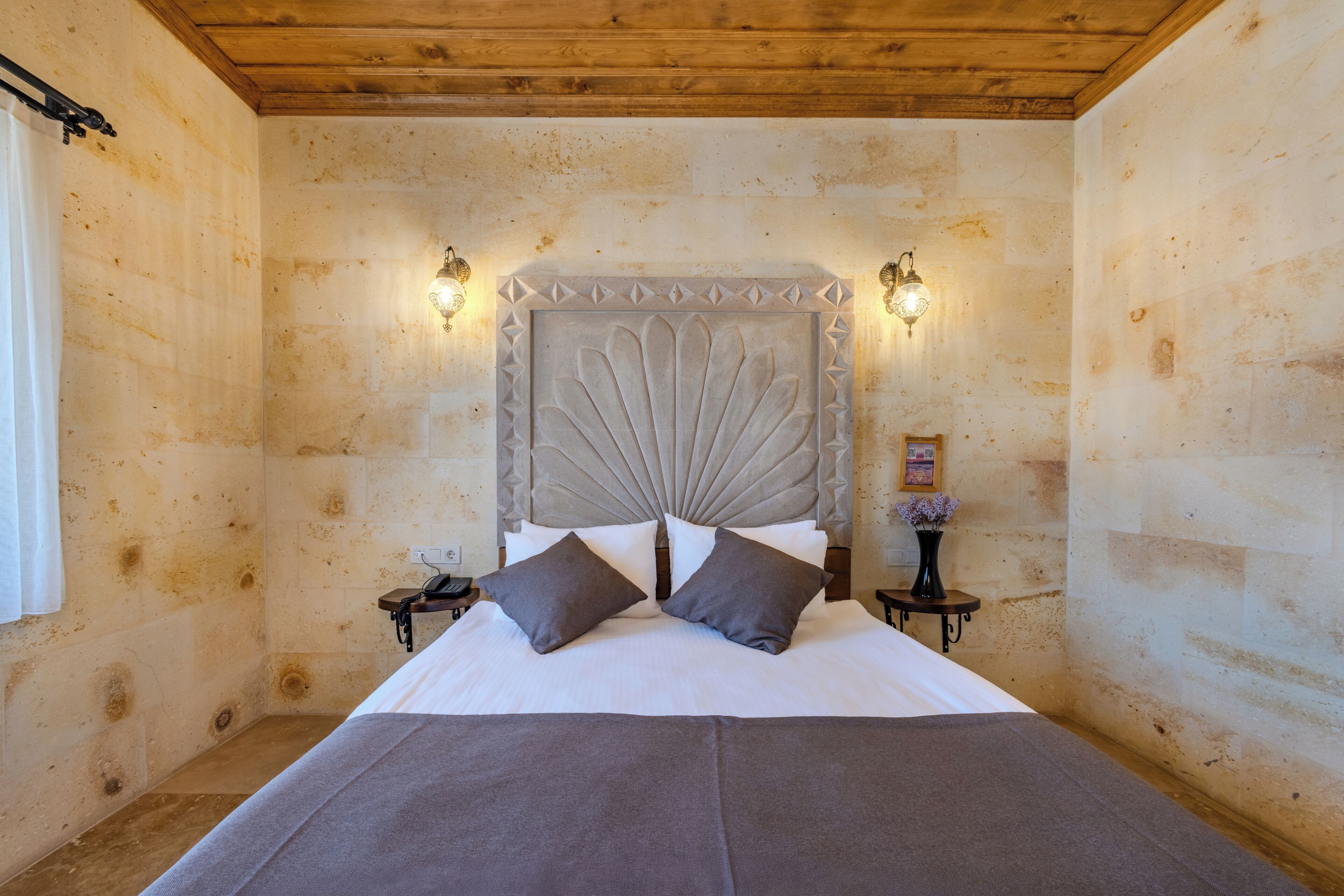 Deluxe Room | Premium bedding, minibar, desk, laptop workspace