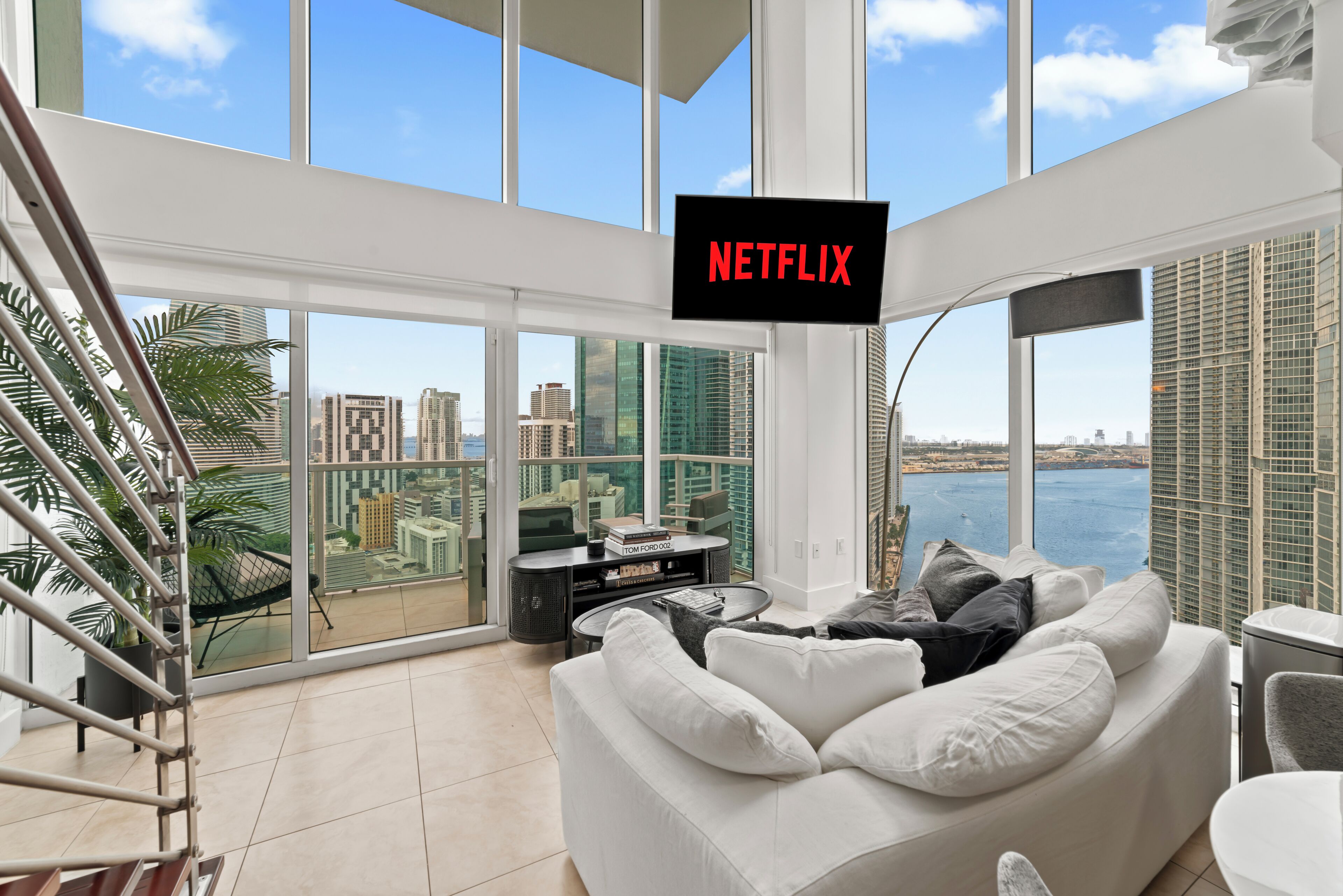  ★★★★★ SKYLINE SERENITY GORGEOUS 2BDR/2BA CONDO BY THE OCEAN