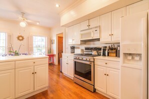 Mikrowelle, Geschirrspüler