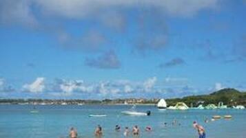 Surfing/boogie boarding